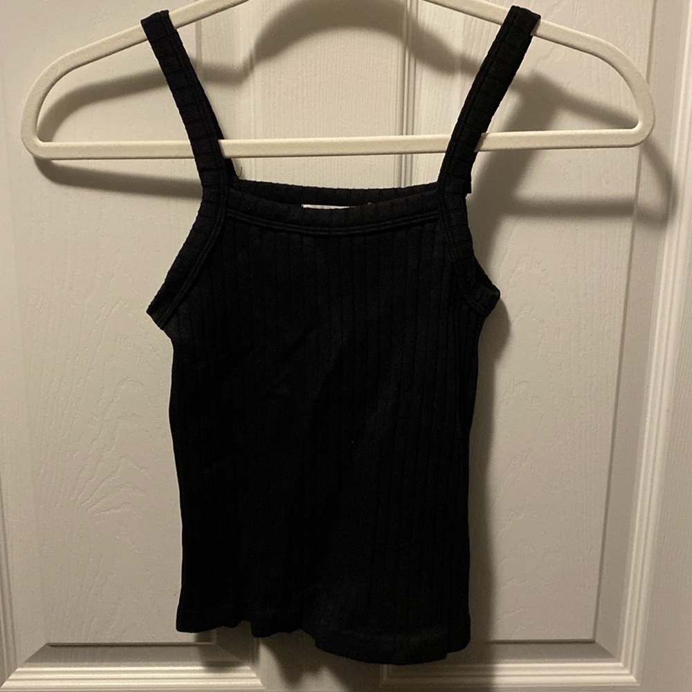Carly Jean Los Angeles brand new one size fitted cropped tank